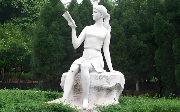 千年匠心，傳世之美——優(yōu)藝雕塑定制人物石雕藝術(shù)